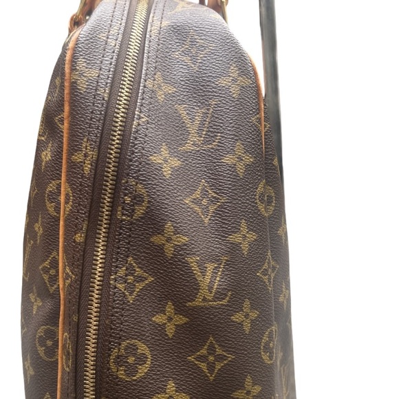 🔥🔥🔥LV Excursion gorgeous bag 🔥🔥🔥 - Picture 8 of 13